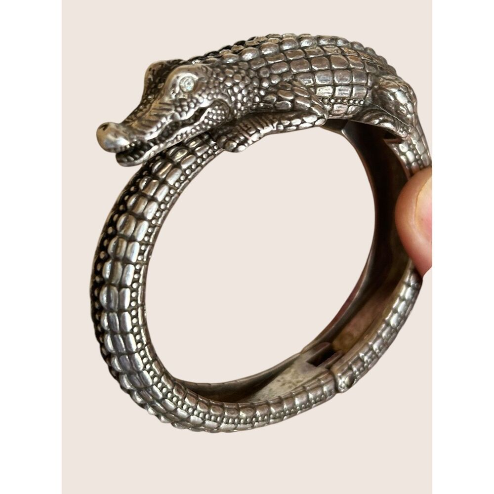 🐊 BRIGHTON LATER GATOR  SWAROVSKI CRYSTAL HINGED BANGLE BRACELET SILVER PLATED